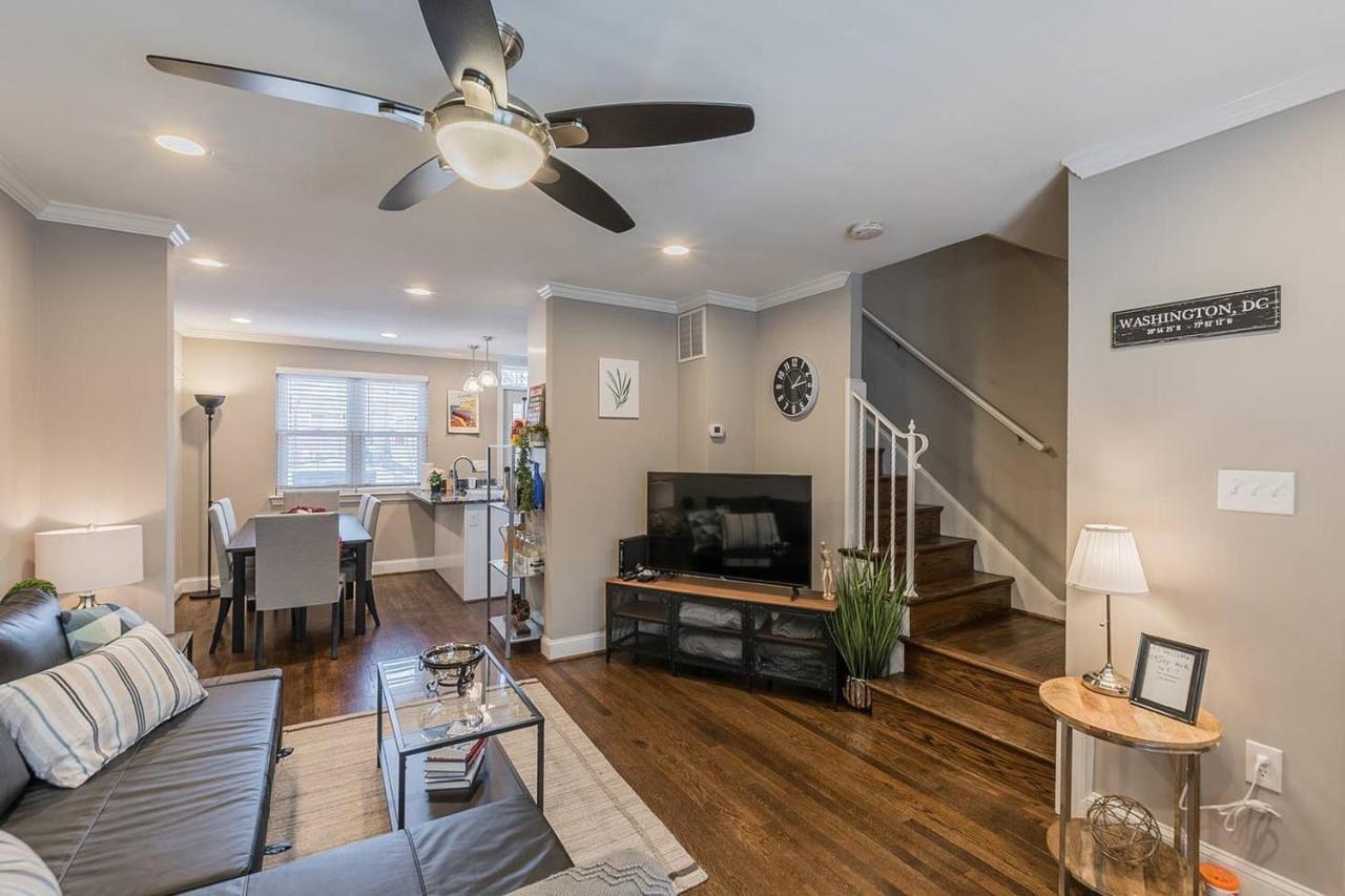 Beautiful 3Br 2Ba House With Cozy Backyard By Cozysuites 알렉산드리아 외부 사진